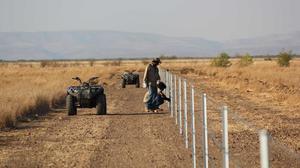 Ограждение фермы от динго фото