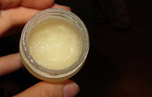 Жир птицы эму широко применяется в медицине и косметологии