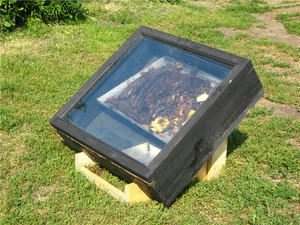 Модель солнечной воскотопки